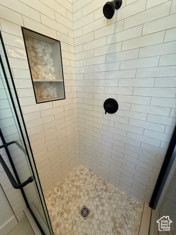 Photo 10 for MLS #2101248 at 5246 N Roma Ln