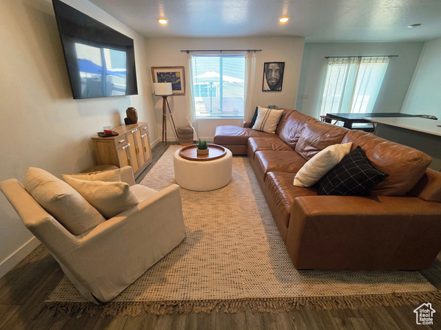 Photo 2 for MLS #2101270 at 511 N Helmsman Ln