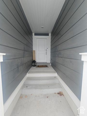 Photo 22 for MLS #2101270 at 511 N Helmsman Ln