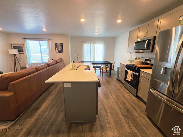 Photo 4 for MLS #2101270 at 511 N Helmsman Ln