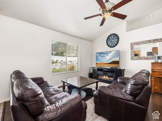 Photo 7 for MLS #2101301 at 1567 S Spur Ct