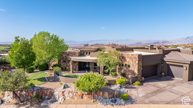Photo 67 for MLS #2101351 at 2203 W Silver Cloud Dr