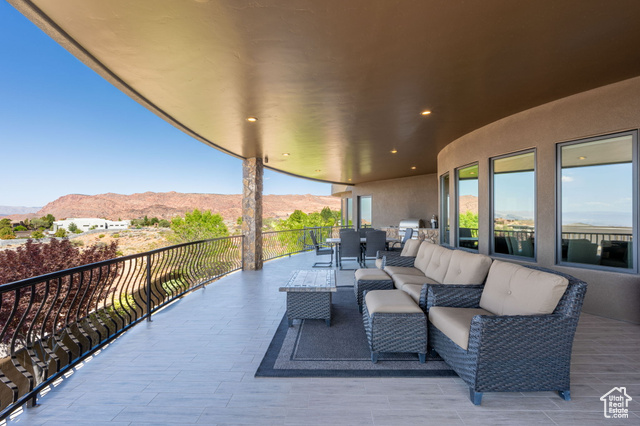 Photo 14 for MLS #2101351 at 2203 W Silver Cloud Dr