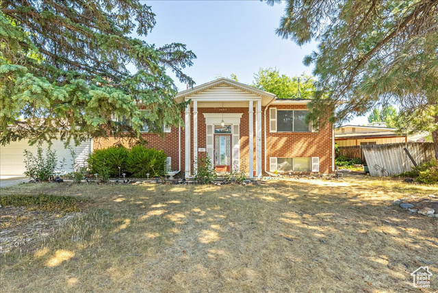 2095 E ROLLING KNOLLS WAY, Cottonwood Heights UT 84121