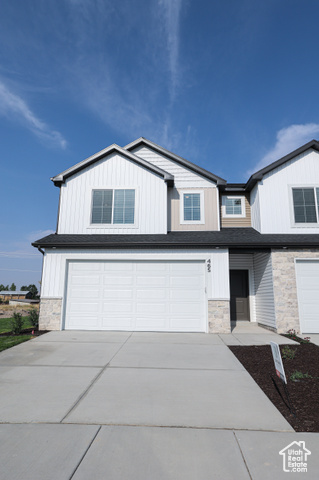 Photo 2 for MLS #2101408 at 571 N 300 West