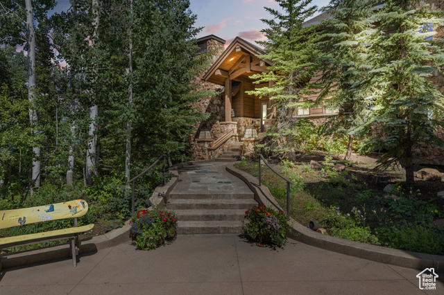 Photo 16 for MLS #2101417 at 35 White Pine Canyon Rd