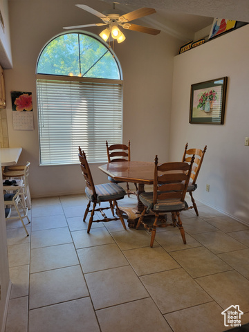 Photo 9 for MLS #2101422 at 275 S Valley View Dr #48