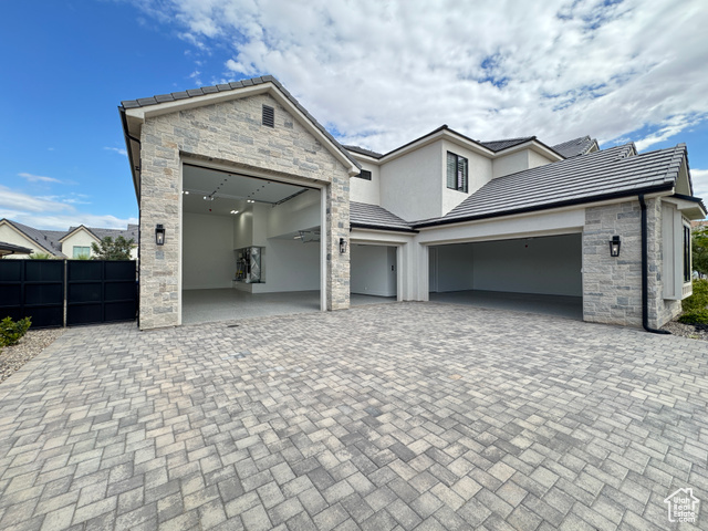 Photo 5 for MLS #2101430 at 801 E Arina Way