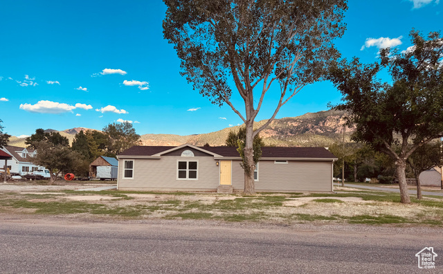 Photo 35 for MLS #2101434 at 184 W Center