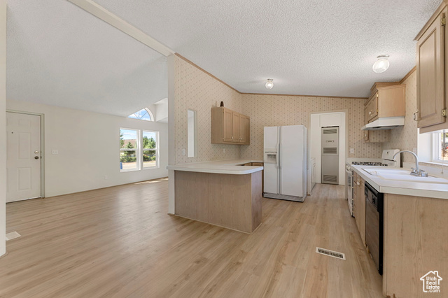 Photo 8 for MLS #2101434 at 184 W Center