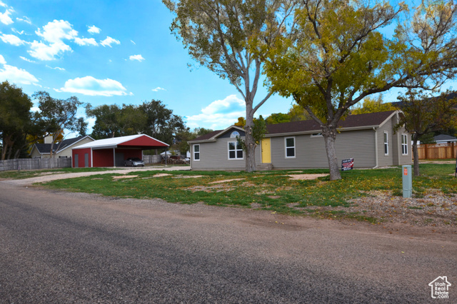 Photo 2 for MLS #2101434 at 184 W Center