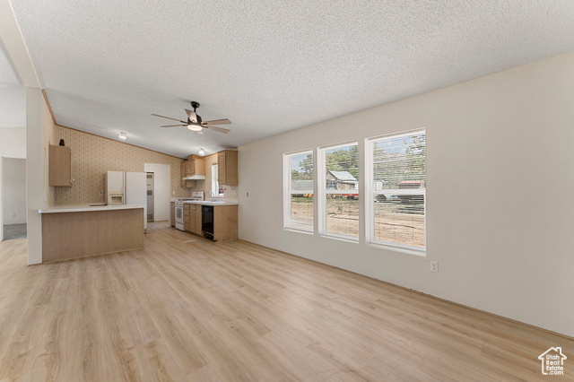 Photo 12 for MLS #2101434 at 184 W Center