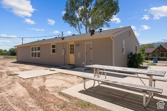 Photo 33 for MLS #2101434 at 184 W Center