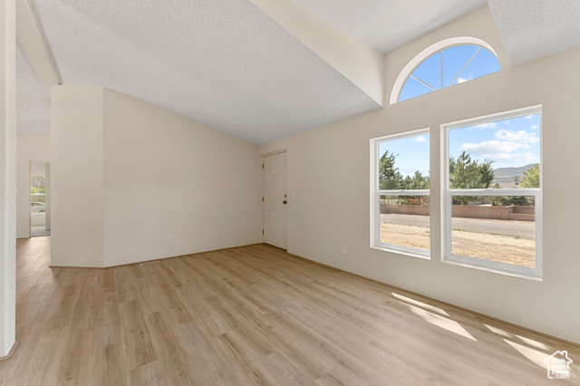 Photo 5 for MLS #2101434 at 184 W Center