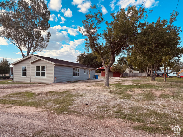 Photo 31 for MLS #2101434 at 184 W Center