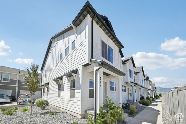 4393 E LONGLEAF LN, Eagle Mountain UT 84005