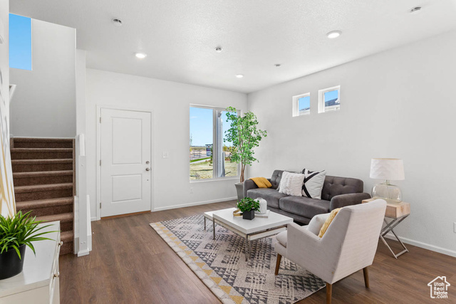 Photo 5 for MLS #2101504 at 243 E Halls Creek Rd #105