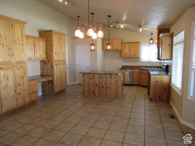 Photo 12 for MLS #2101511 at 340 W Wrathall Ln