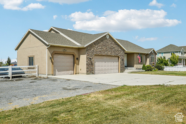Photo 2 for MLS #2101511 at 340 W Wrathall Ln