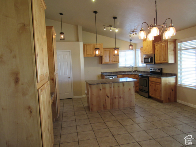 Photo 9 for MLS #2101511 at 340 W Wrathall Ln
