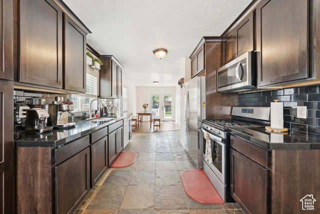 Photo 9 for MLS #2101607 at 1168 E Parkway Ave