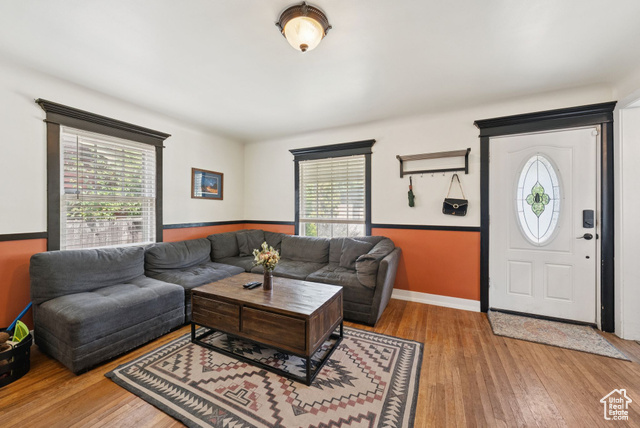 Photo 7 for MLS #2101607 at 1168 E Parkway Ave