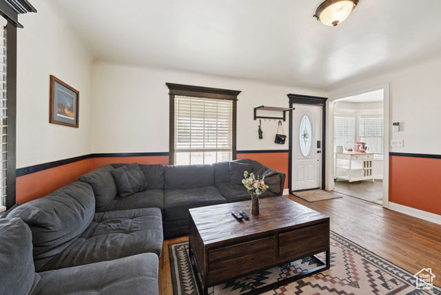 Photo 8 for MLS #2101607 at 1168 E Parkway Ave