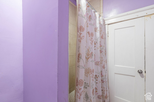 Photo 7 for MLS #2101618 at 848 E 21st St