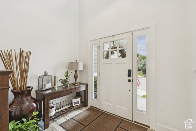 Photo 4 for MLS #2101648 at 588 W 1175 North