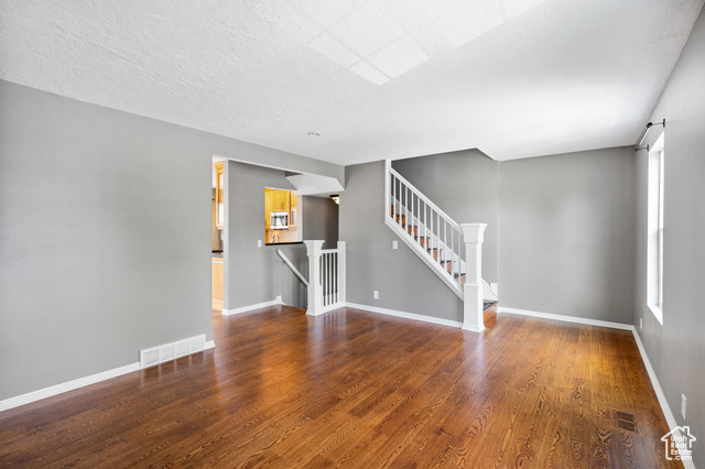 Photo 7 for MLS #2101668 at 450 W Argyll Ct