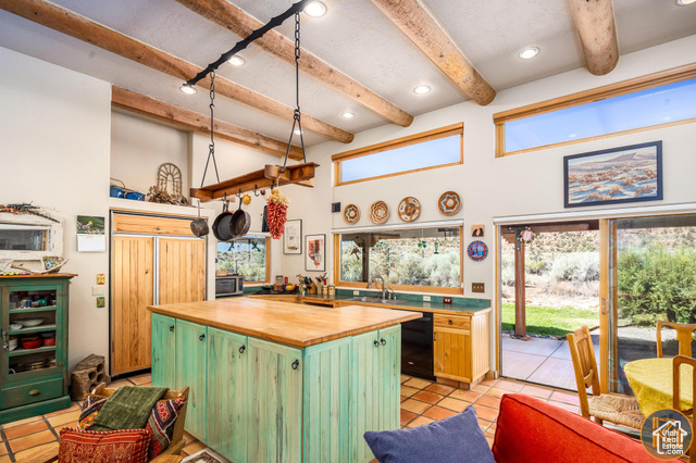 Photo 8 for MLS #2101669 at 199 N Gunsmoke Pass