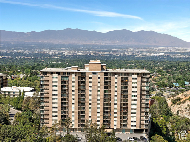 Photo 29 for MLS #2101705 at 875 S Donner Way #1402