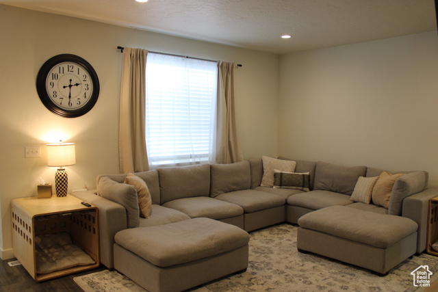 Photo 3 for MLS #2101750 at 108 N Independence Way