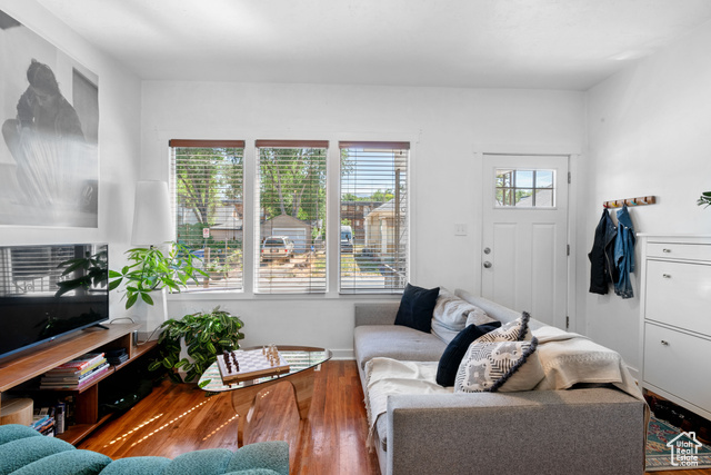 Photo 5 for MLS #2101779 at 814 S Lake St