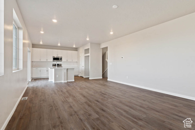 Photo 6 for MLS #2101780 at 254 N Broadway Dr #1030