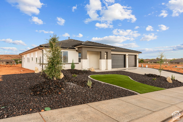 MLS #2101785                     located at 3835 W 2570 South,
                     Hurricane, UT