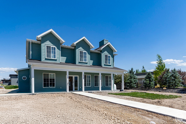 Photo 2 for MLS #2101826 at 415 Earl St