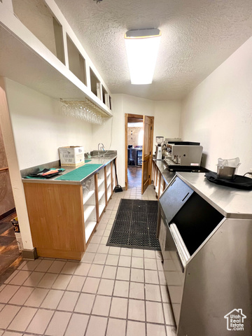 240 W Main St