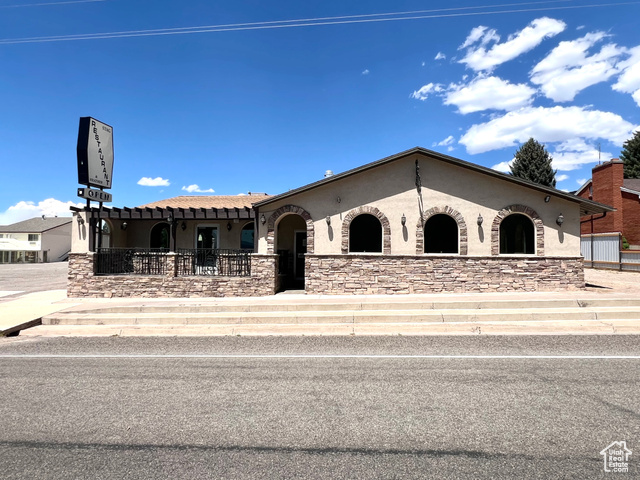 240 W Main St