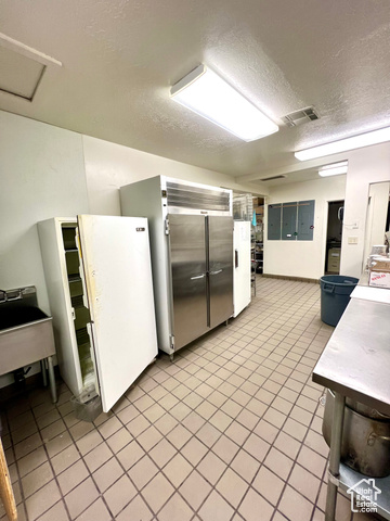 240 W Main St