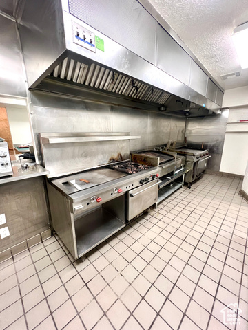 240 W Main St