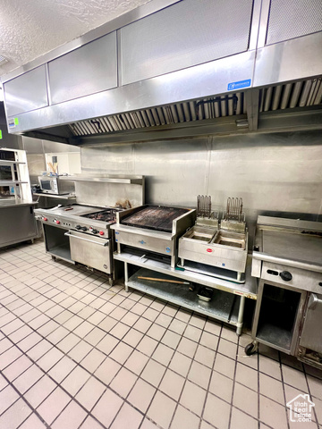 240 W Main St