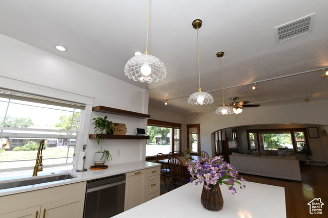 Photo 14 for MLS #2101865 at 2605 Van Buren Ave