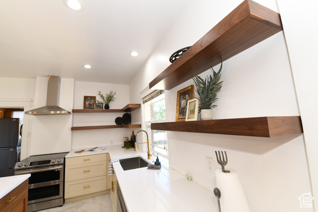 Photo 9 for MLS #2101865 at 2605 Van Buren Ave