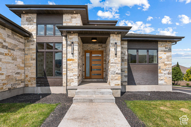 Photo 3 for MLS #2101866 at 1679 N 2250 West