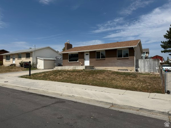 Photo 6 for MLS #2101902 at 5032 W Highwood Dr