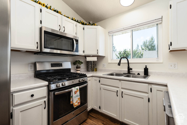 Photo 10 for MLS #2101906 at 2142 E Fall St