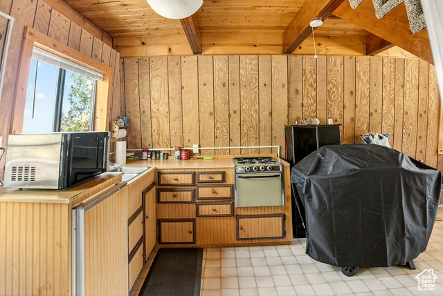 Photo 7 for MLS #2101918 at 11904 Bugaboo Trl