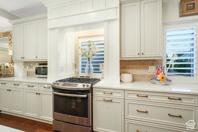 Photo 7 for MLS #2101941 at 14186 S Wembley Cir