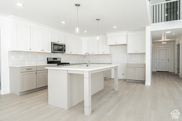 Photo 6 for MLS #2101943 at 956 N Banner Dr #620